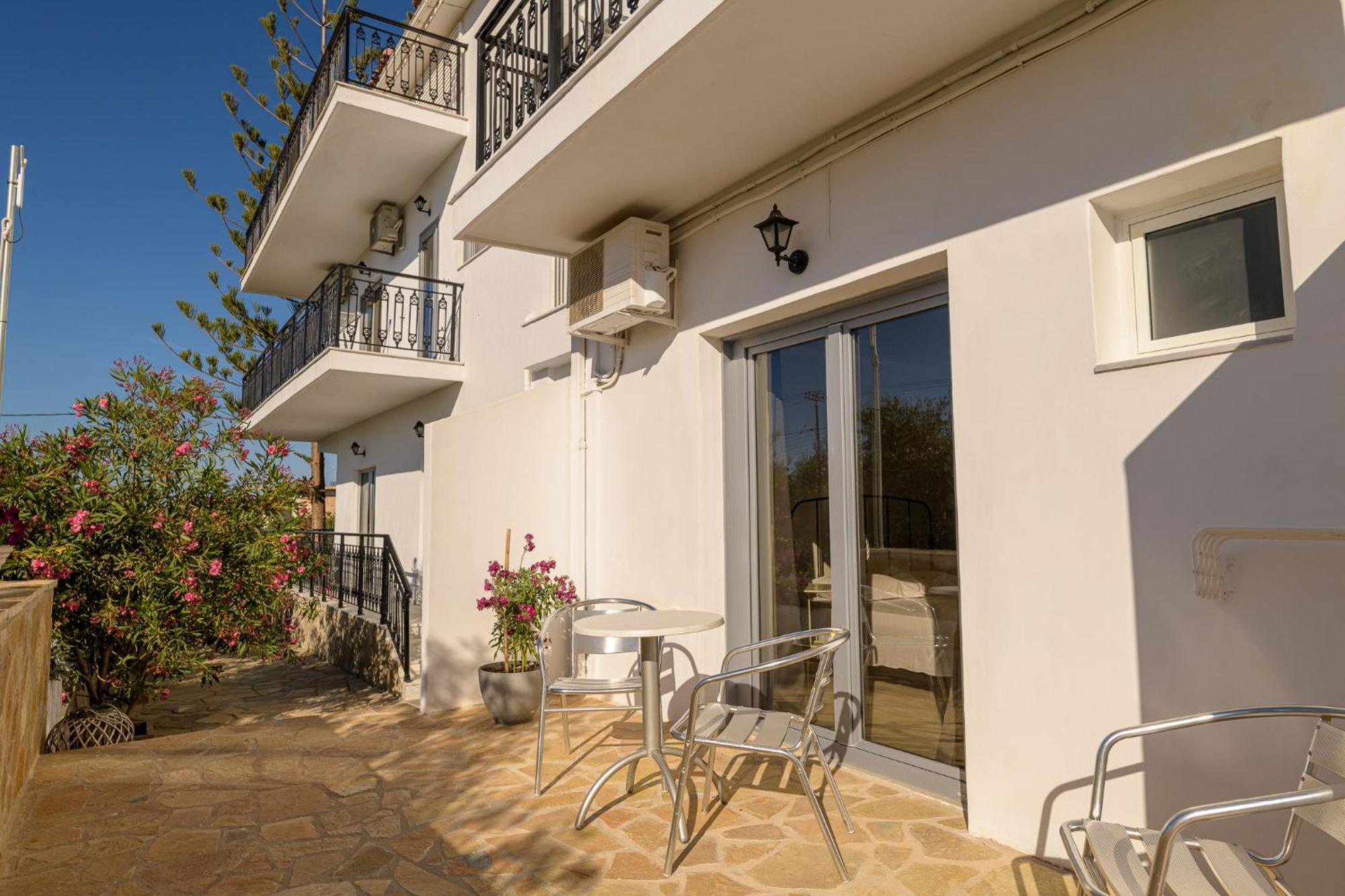 Denise Studios And Apartments Argassi Exterior photo